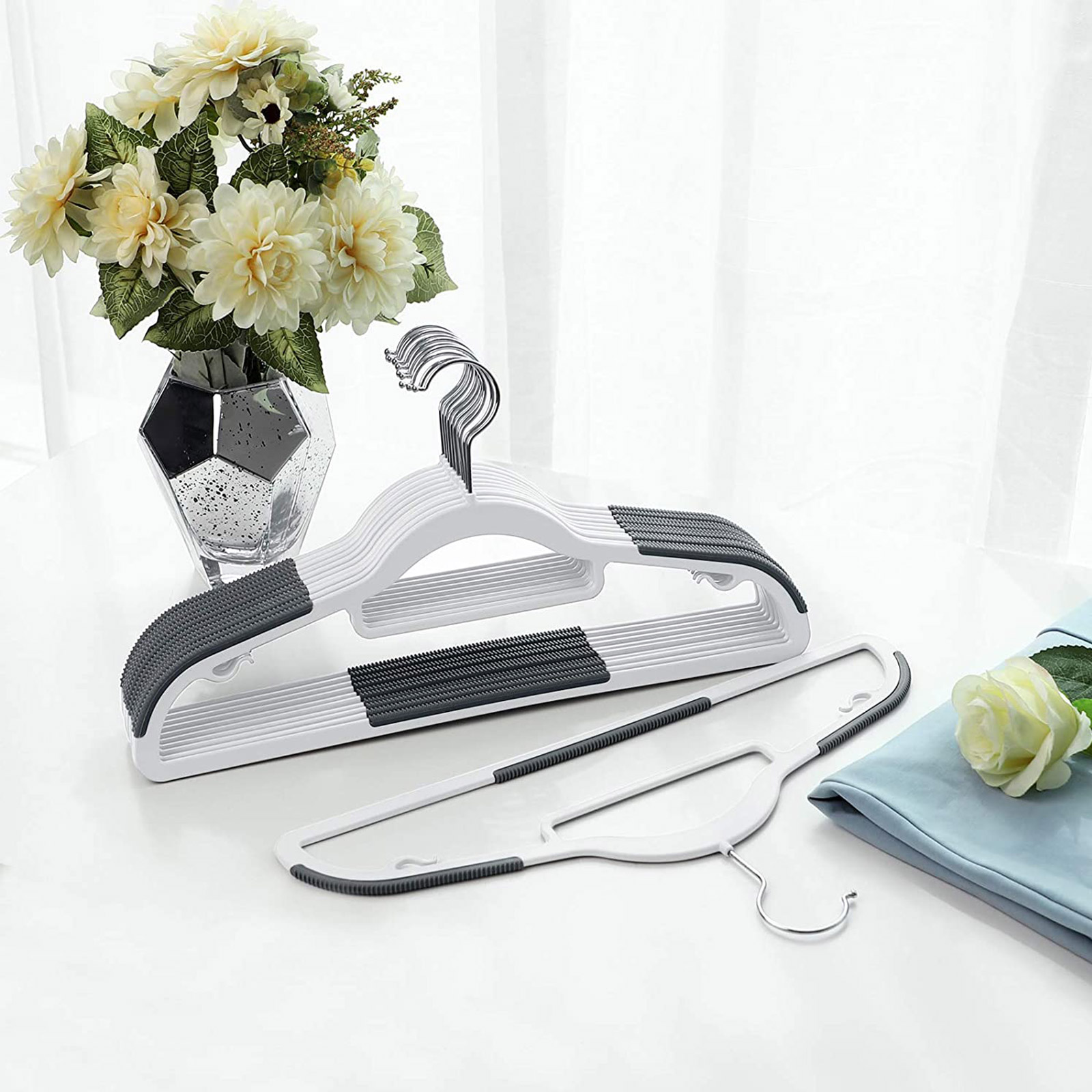 SONGMICS Paquete de 30 Perchas, Plástico, para Trabajo Pesado con